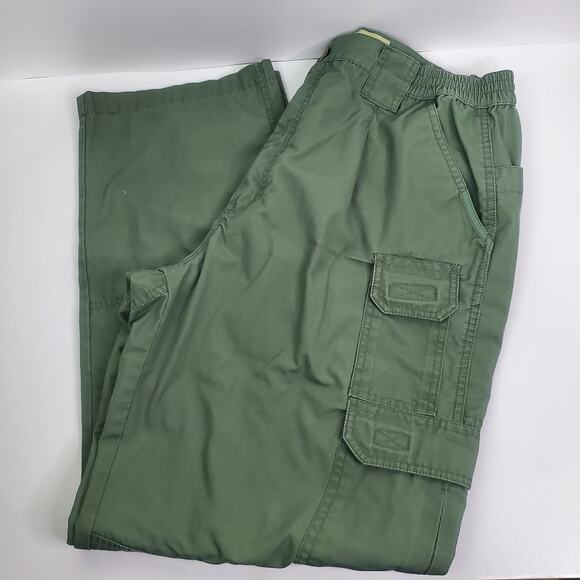 Rustic Ridge 2 pair Mens Cargo Pants Size 38x32 Green/Khaki Utility Pants - Picture 4 of 15
